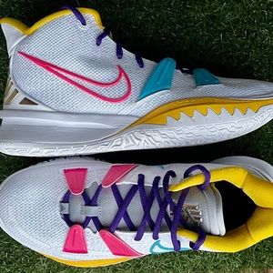NIKE KYRIE 7 - BASKETBALL SHOES